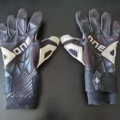 ★USED★ The One Gloves キーパーグローブ　サイズ9