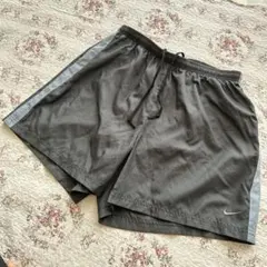 Nike グレー ショートパンツ Lサイズ