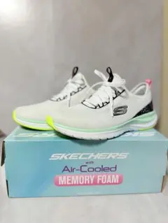 SKECHERS Air-Cooled MEMORY FOAM スニーカー