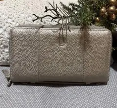 お値下げ・ランバン 美品 長財布 多収納 パール - メルカリ