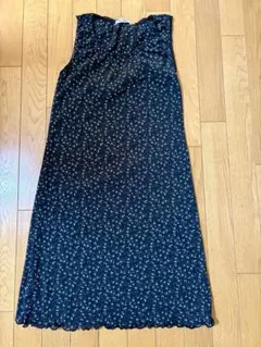 NICE CLAUP ノースリーブ ひざ丈ワンピース 花柄