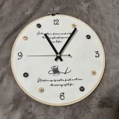 刺繍デザイン Salut! 時計