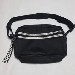 ①【美品】ブラック ショルダーバッグ ロゴ　WEGO