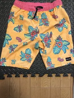 Hurley フラワー柄ショートパンツ Lサイズのサムネイル