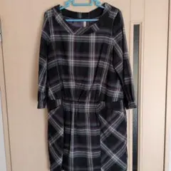 黒と紫のチェック柄長袖ワンピース