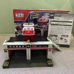 2WAYでなが～くあそべる はじめてトミカ ちゅうしゃじょうセット 廃盤品 2WAYでなが～くあそべる はじめてトミカ ちゅうしゃじょうセット