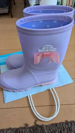 リボン付きパープル長靴