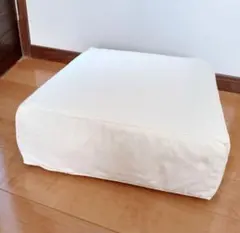 四角クッション ホワイトのサムネイル