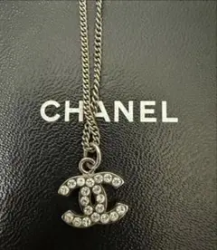 希少✨ CHANEL ネックレス ココマーク ライトストーン 小ぶり シルバー 希少✨ CHANEL ネックレス ココマーク ライトストーン 小ぶり シルバー
