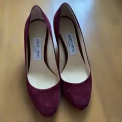 ジミーチュウ　ヌバックスウェード　ノーブルなパンプス