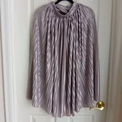 薄いピンク ベェージュ　プリーツスカート