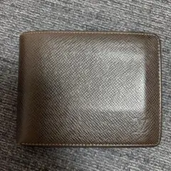 LOUIS VUITTON タイガ 二つ折り財布 ブラウン　メンズのサムネイル