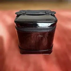 ディオールビューティー　エナメルポーチ