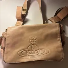 Vivienne Westwoodアコードオーブショルダーバッグ型押し