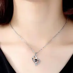 ハート型シルバーネックレス クリスタル付き