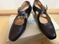 fin ブラック レザー Tストラップ パンプスのサムネイル