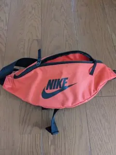 NIKE ボディバッグ オレンジ