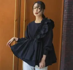 RUIRUE BOUTIQUE フリルブラウスのサムネイル
