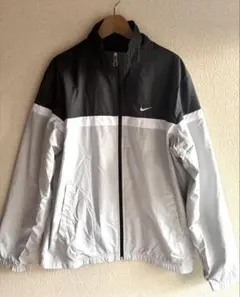 NIKE長袖ウインドブレーカーMサイズ
