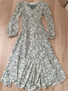 アンドクチュール　フラワーワンピース