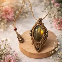 マクラメネックレス　ラブラドライト