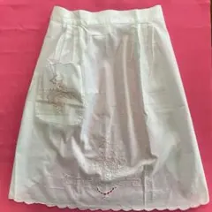 刺繍付き前掛けエプロン　ホワイト