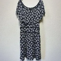 【フリーズフレーズ】花柄フリル袖ミニワンピース ブラック Mサイズ レディース