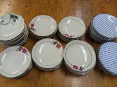 花柄や格子模様の皿 46枚まとめ売り