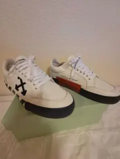 【限界値下げ】Off-White™ ハイカットスニーカー ネイビー × ホワイト Off-White ハイカットスニーカー ネイビー - メルカリ