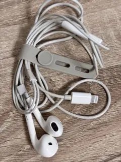Lightningイヤフォン ホワイト マイク付き