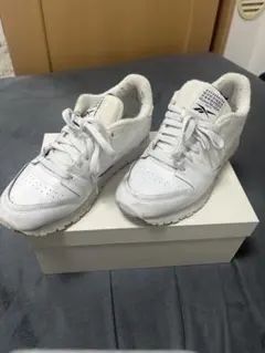 Reebok マルジェラ ホワイトスニーカー ファー付き