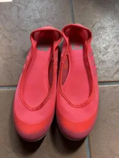 adidas ピンク スリッポン サンダル