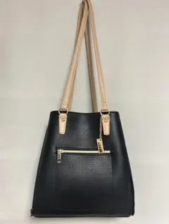 【美品】2way リュック ショルダーバッグ 3層構造 レザー調 黒 ベージュのサムネイル