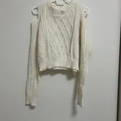 アイボリー オフショルダー クロップドニット