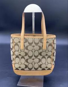 COACH シグネチャー トートバッグ ベージュのサムネイル