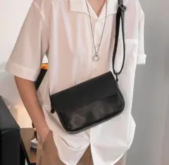 672 ブラック ショルダーバッグ PUレザー 高級感 ボディバッグ 旅行