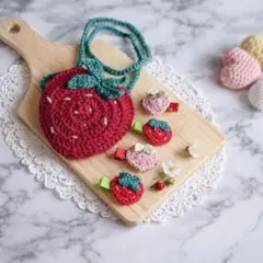 キッズ用いちごヘアピン＆ポシェットセット　ハンドメイド