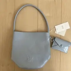 LOWRYS FARM バック