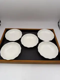 未使用品】栗原はるみ 漆器 花皿ペア（朱・黒） - メルカリ