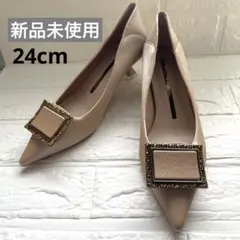 新品箱付き⭐️ポインテッドトゥ ビジューバックル ローヒールパンプス ベージュ