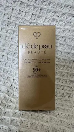 【新品】クレドポーUV Protective Cream SPF50+のサムネイル