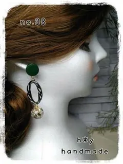 h*y　handmade　no.38　ピアス　イヤリンググリーンレトロウッド