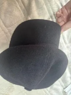 黒のウールベレー帽