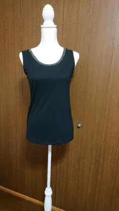 黒 タンクトップ ノースリーブのサムネイル