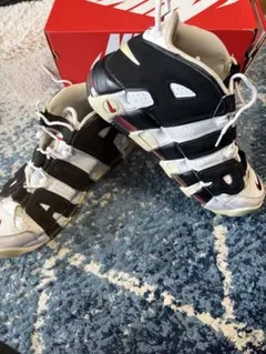 モアテン university red Nike Air