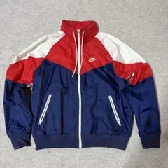 NIKE ナイロンジャケット Ｓサイズ 伊澤彩織着用 ベイビーわるきゅーれ