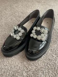 DIANA ビジュー付きブラックローファー