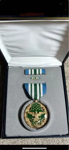 新品 アメリカ軍 米軍 国防総省勲章 激レア 入手困難 希少 お値打ち品のサムネイル