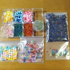 ビーズと収納ケース