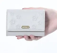 MARY QUANT サイドデイジーエンボス カードケース